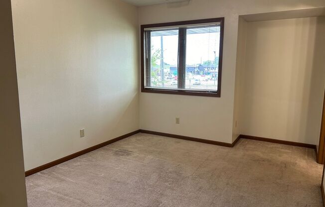 2 beds, 2 baths, $795, Unit #103