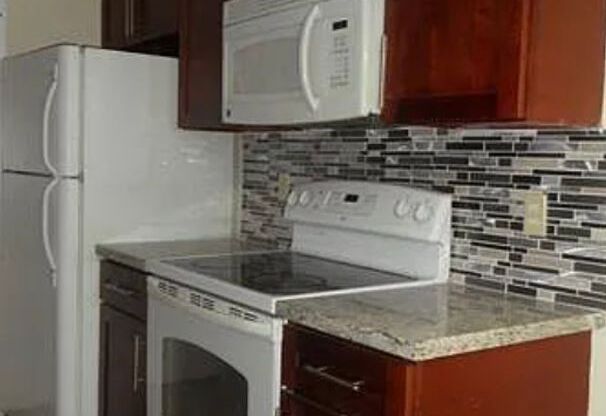 2 beds, 2 baths, $2,100
