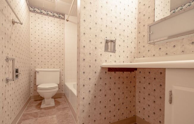 3 beds, 2 baths, 1,166 sqft, $1,550, Unit Unit 605