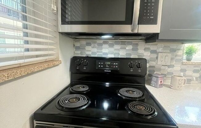 2 beds, 1 bath, 725 sqft, $1,610, Unit 401