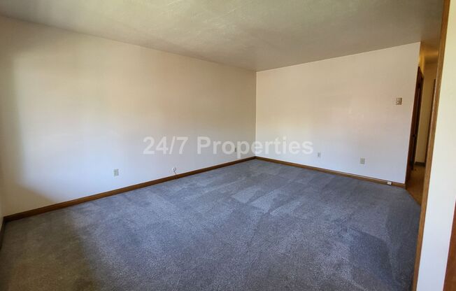 Hilltop 1BD I 1BA Apartment - Homestead