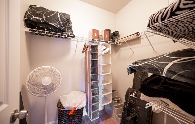 3 beds, 2 baths, $1,600, Unit # 274