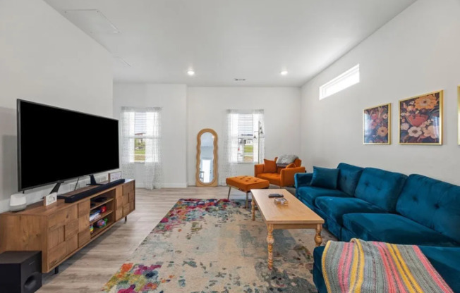 BEAUTIFUL 3 Bedroom 2.5 Bath 2-story home located in Bentonville!!!! **MOVE IN SPECIAL!!!***