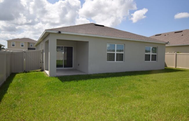 4 Bedroom, 2 bath Single Family Home at 5215 Mahogany Drive, Mount Dora, FL 32757