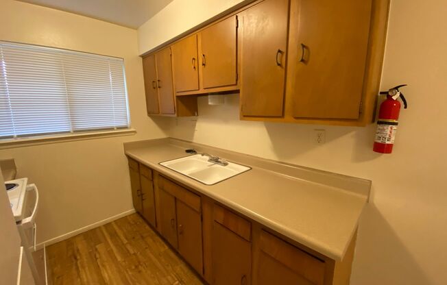 1 bed, 1 bath, 686 sqft, $1,050, Unit 8