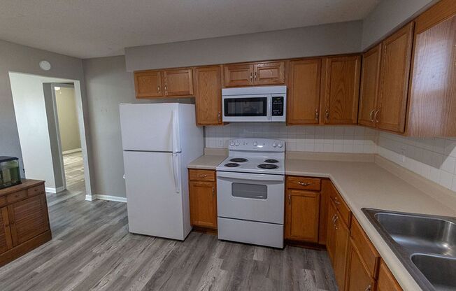 2 beds, 1 bath, $1,225