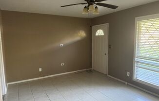 3 beds, 1 bath, $1,100