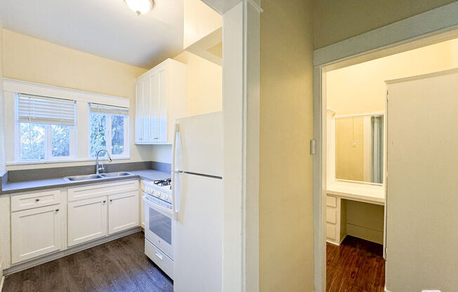 Studio, 1 bath, 400 sqft, $1,495, Unit 102