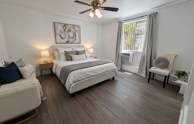 Must-see Updated Vintage-Style Studio at 1245 N Laurel Ave, West Hollywood, CA 90046