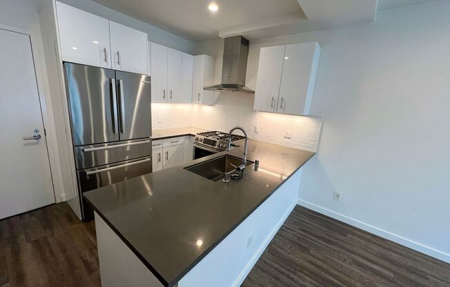 1 bed, 1 bath, 550 sqft, $2,750, Unit 02