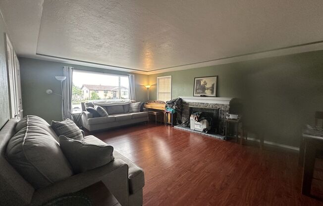 Fantastic 4 Bedroom 2 Bath Northside Home