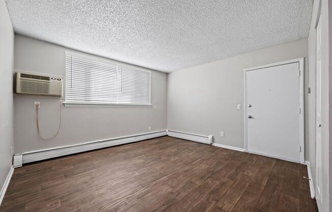 1 bed, 1 bath, 590 sqft, $1,195, Unit 317
