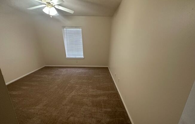 2 beds, 1 bath, 856 sqft, $1,095, Unit Unit I