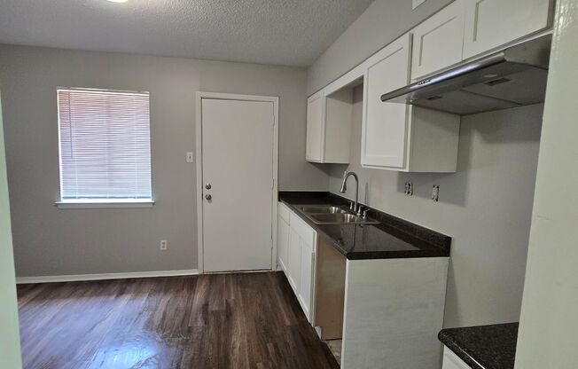 Welcome to 1994 Goldbrier Ln in Memphis, TN!