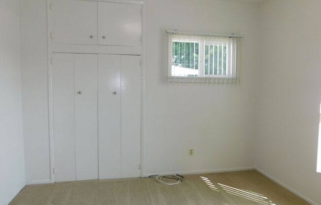 2 beds, 1 bath, $2,100, Unit 8051