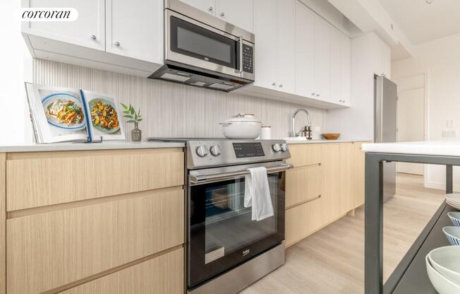 3 beds, 2 baths, $5,960, Unit 12K