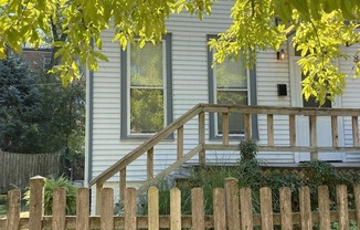 810 SIMPSON ST