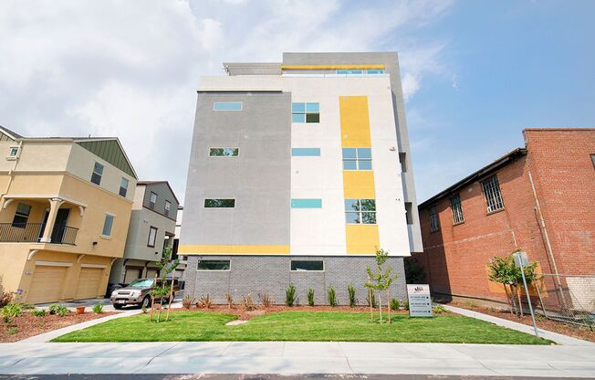 The Flats at The Mill at Broadway