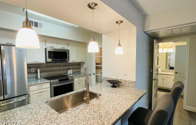 1 bed, 1 bath, $1,295, Unit # 2008
