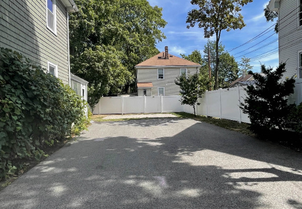 15 CHARLES ST AVE