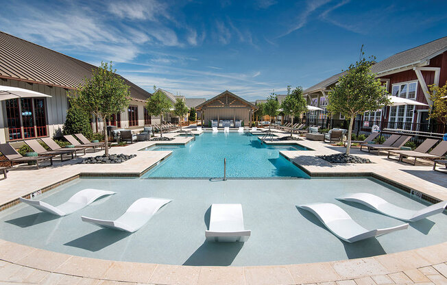 pool with in pool seating