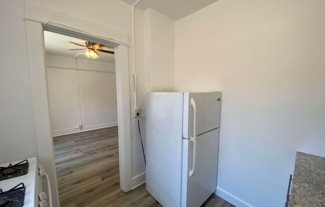 Studio, 1 bath, $1,095, Unit A10