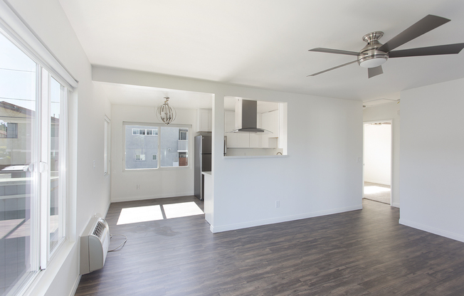 4076-4080 1/2 Crown Point Drive