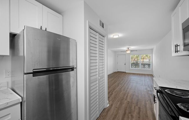 2 beds, 1.5 baths, 850 sqft, $1,695, Unit E109