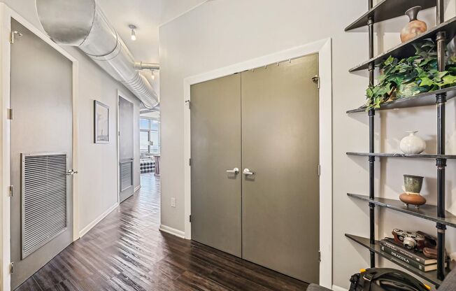 2 beds, 2 baths, $4,000, Unit # 1017