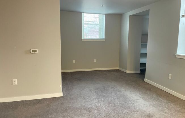 1 bed, 1 bath, 822 sqft, $1,150, Unit 204