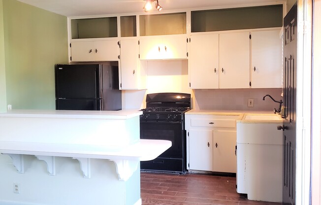 709 W 26th St Apt 13