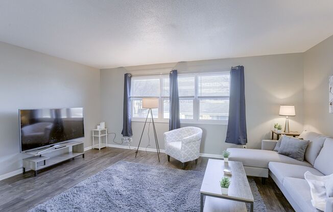 East Sheridan Apartments: Your Ideal Furnished Home in the Heart of Downtown Papillion