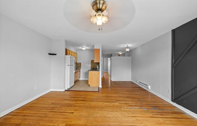 1 bed, 1 bath, 700 sqft, $1,000, Unit I5 (1BR)