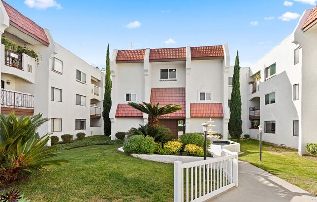 Great 1 bedroom 1 bath in a 62 plus Condo community with elevator access