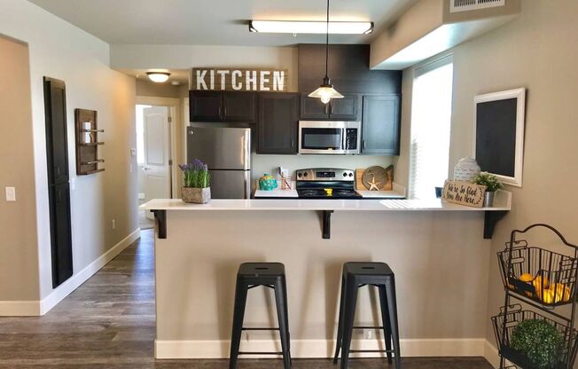 2 beds, 2 baths, 1,008 sqft, $1,850, Unit 125