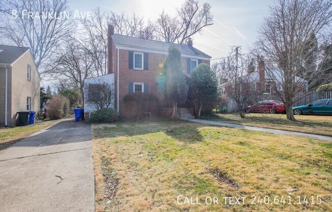 8 FRANKLIN AVE