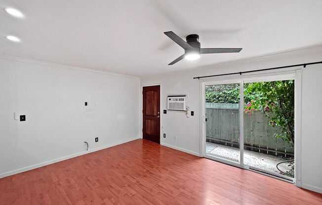 Updated 1B/1BA Condo in North Park W/ Wall A/C Unit, W/D, & Reserved Parking!