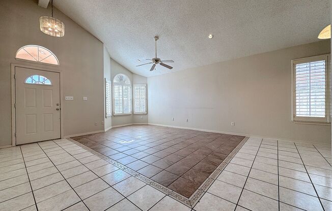 Refrig A/C 2 Bed/2Bath!