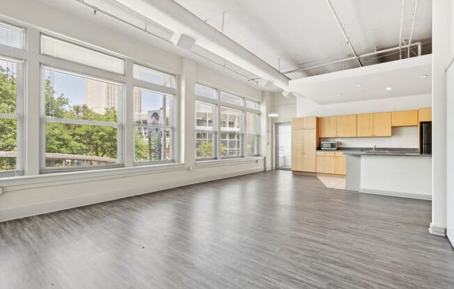 2 beds, 2 baths, 1,096 sqft, $1,800, Unit 203