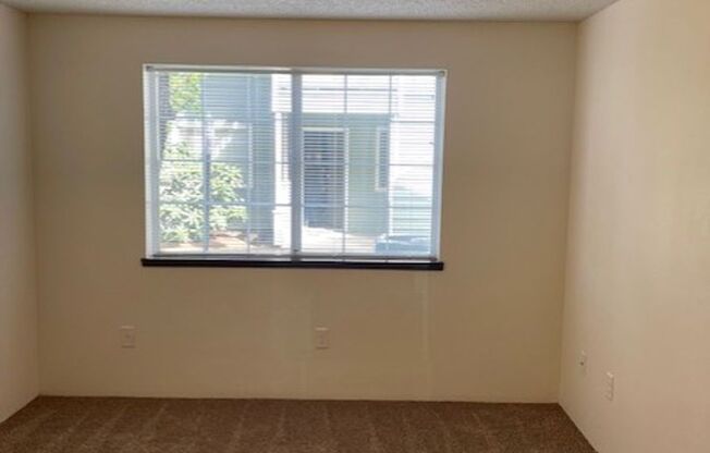 2 beds, 2 baths, 1,027 sqft, $1,450, Unit 39