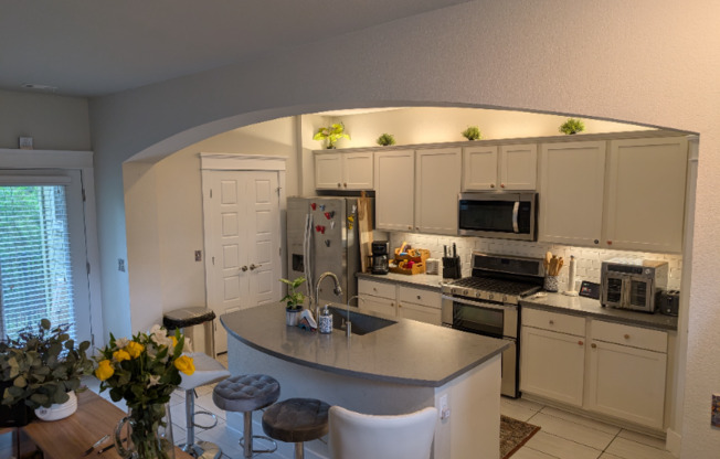 10642 WILLS LOOP