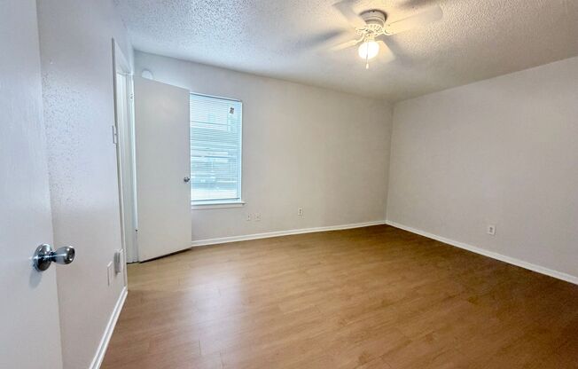 1 bed, 1 bath, 700 sqft, $1,054, Unit ELP2202-143