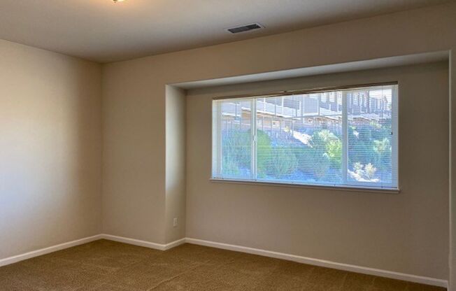 3 beds, 2.5 baths, $2,300