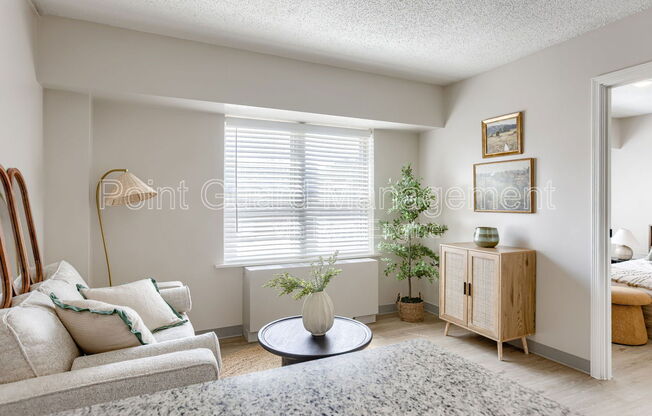1 bed, 1 bath, 433 sqft, $795, Unit 201
