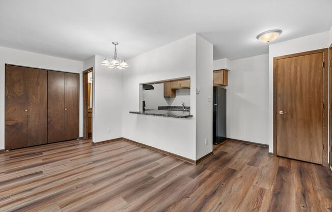 Studio, 1 bath, $989, Unit 81