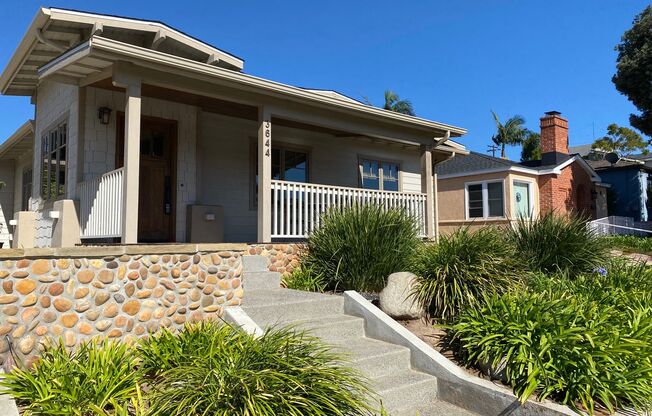 Celebrate Spring In Furnished Home in Pt Loma! MONTHLY Furnished Home! Parking! Backyard!