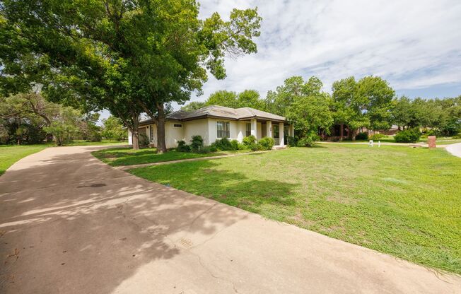 Charming 3-Bedroom Home in the Heart of Lakeway!