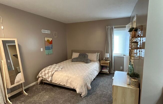 2 beds, 1.5 baths, 680 sqft, $949, Unit 8534