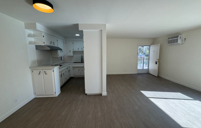 2 beds, 2 baths, $2,495, Unit 01