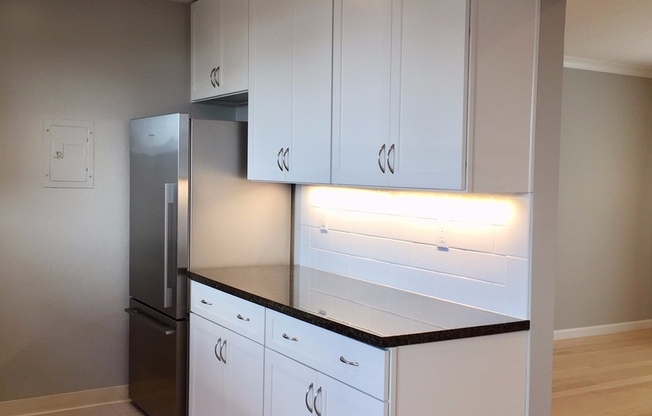 2 beds, 1.5 baths, 1,000 sqft, $3,195, Unit 52